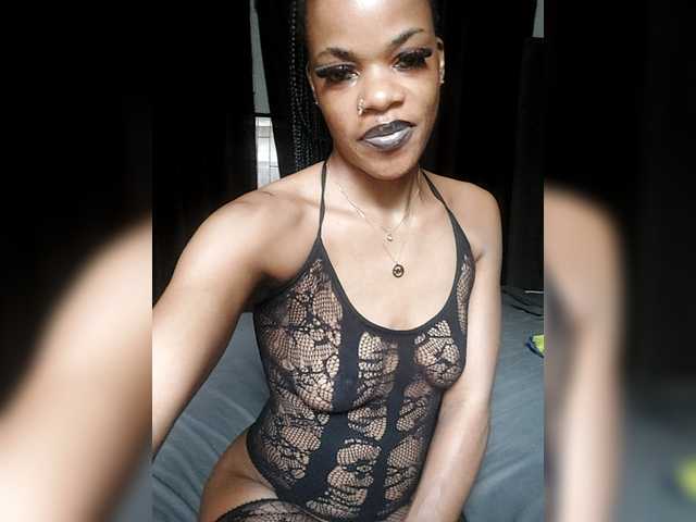 GlobeTrottieHottie1's BongaCams show and profile