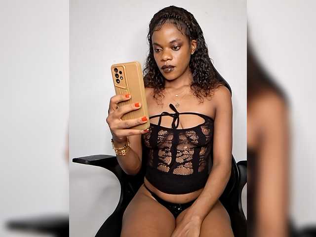 GlobeTrottieHottie1's BongaCams show and profile