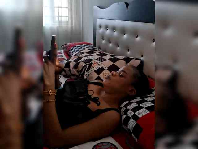 GlobeTrottieHottie1 webcam