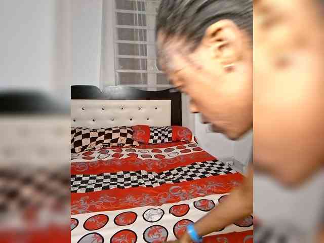 GlobeTrottieHottie1 webcam