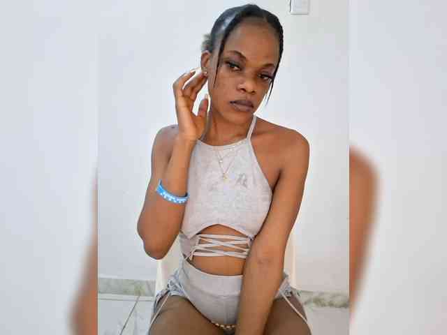 GlobeTrottieHott... Live Webcam on BongaCams