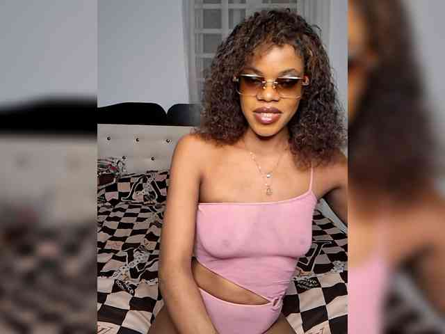 GlobeTrottieHottie1 webcam