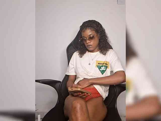 GlobeTrottieHottie1 webcam