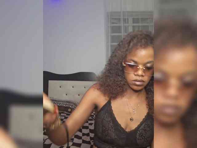 GlobeTrottieHottie1 webcam