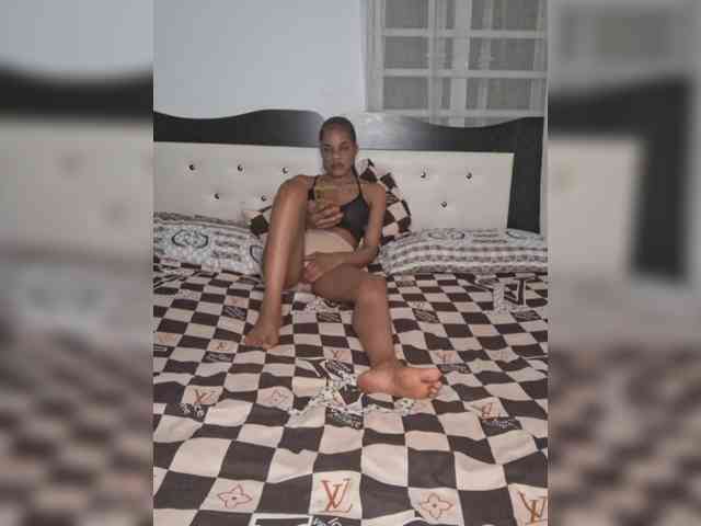 GlobeTrottieHottie1 webcam