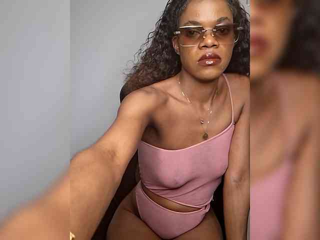 GlobeTrottieHottie1 webcam