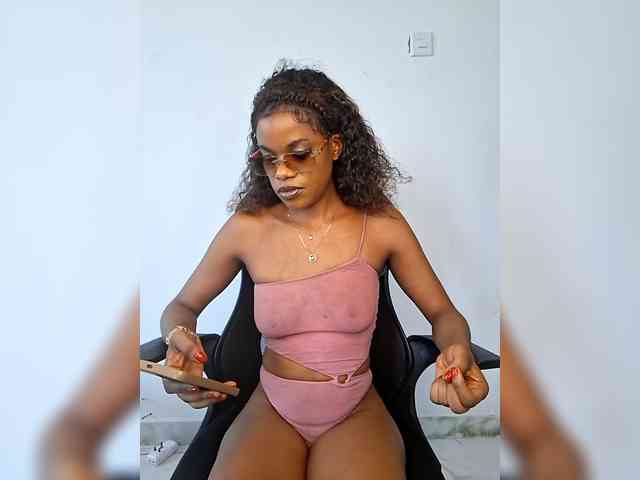 GlobeTrottieHottie1 webcam