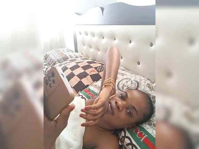 GlobeTrottieHottie1 webcam