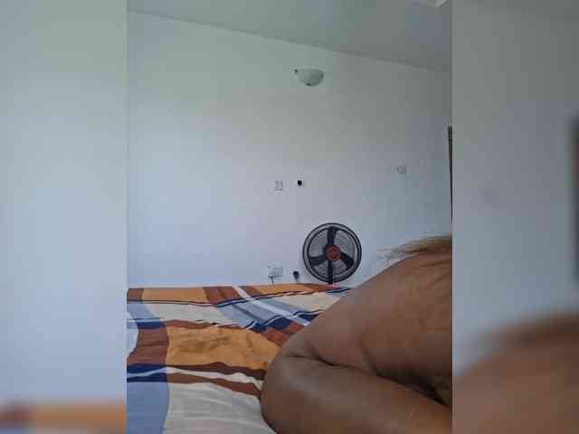 GlobeTrottieHottie1 webcam