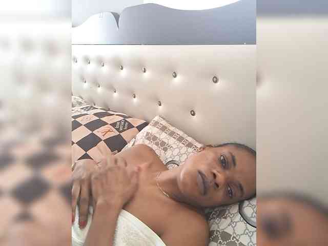 GlobeTrottieHottie1 webcam