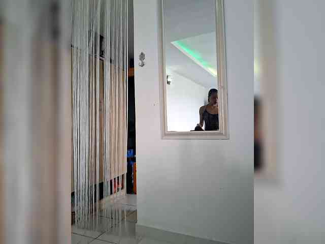 GlobeTrottieHottie1 webcam