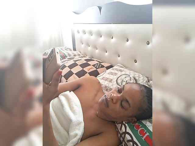 GlobeTrottieHottie1 webcam