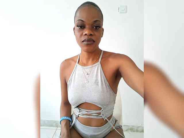 GlobeTrottieHottie1 webcam