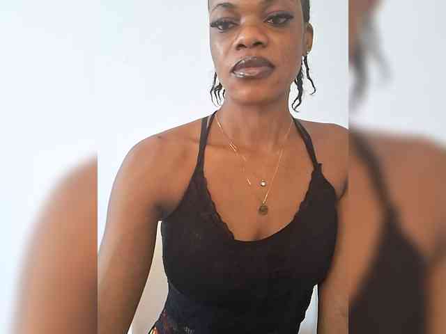 GlobeTrottieHottie1 webcam