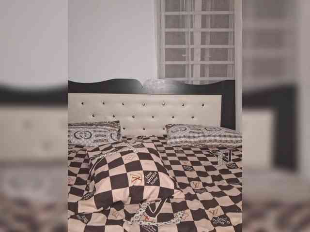 GlobeTrottieHottie1 webcam