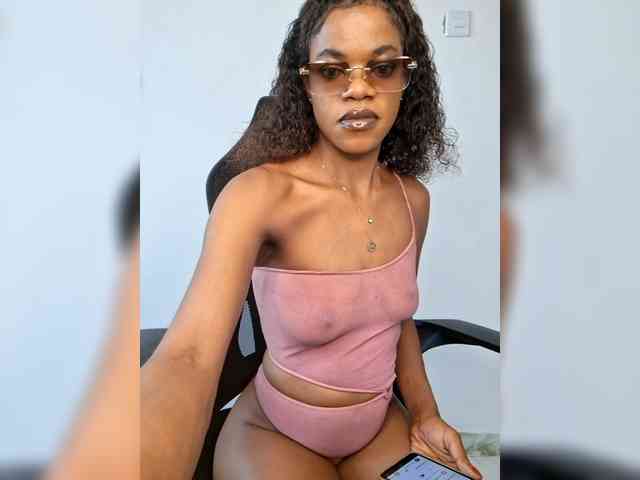 GlobeTrottieHottie1 webcam