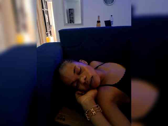 GlobeTrottieHottie1 webcam