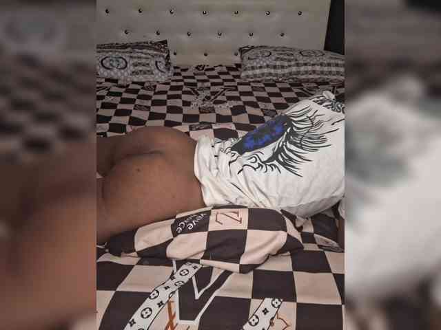 GlobeTrottieHottie1 webcam