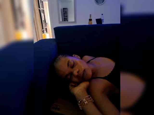 GlobeTrottieHottie1 webcam