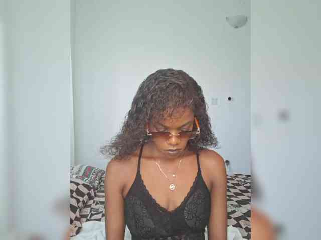 GlobeTrottieHottie1 webcam