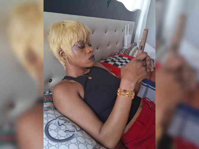 GlobeTrottieHottie1 webcam