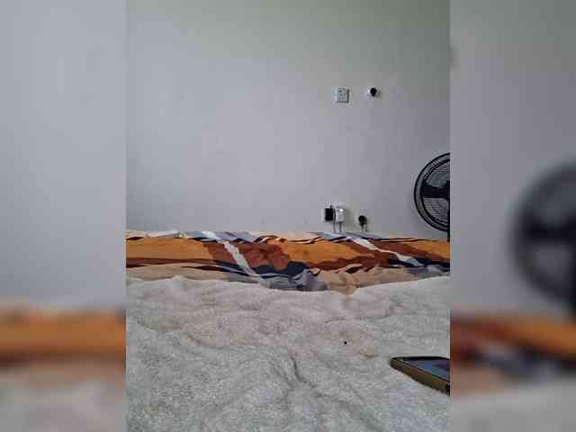 GlobeTrottieHottie1 webcam