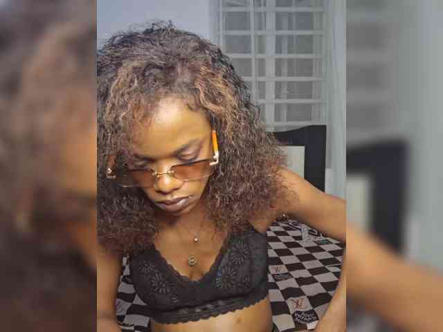 GlobeTrottieHottie1 webcam