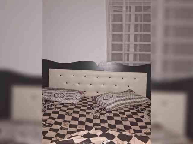 GlobeTrottieHottie1 webcam