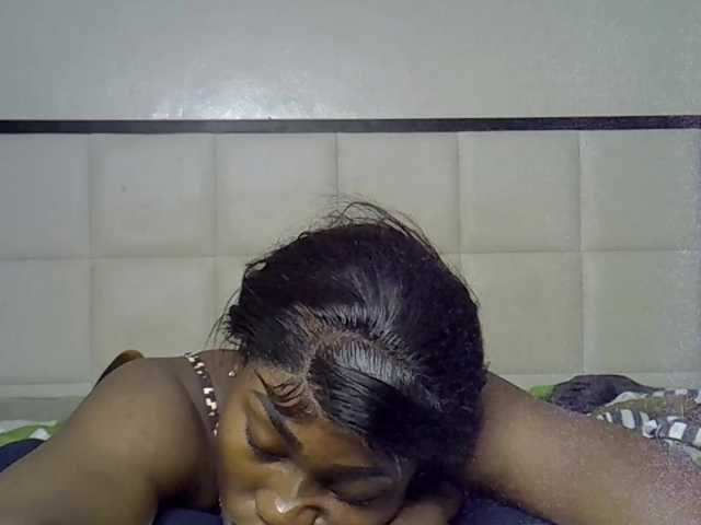 Cherryredcunt's BongaCams show and profile