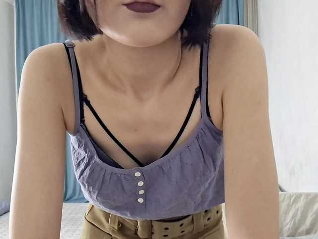 AraPfieffer's BongaCams show and profile
