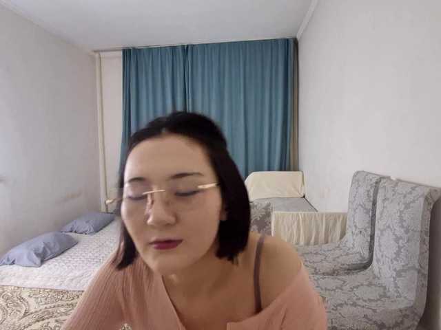 AraPfieffer's BongaCams show and profile