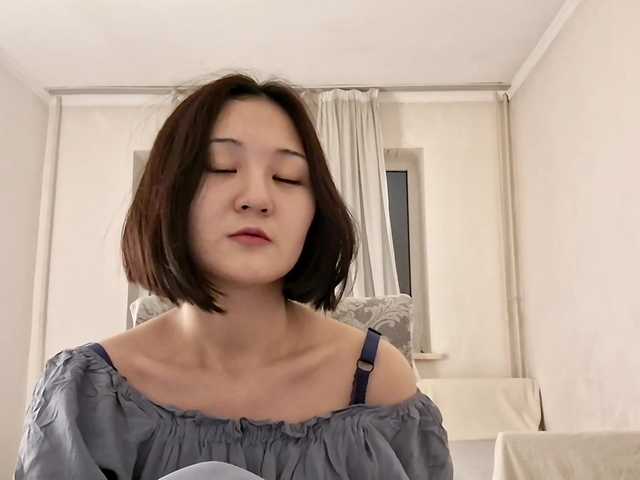 AraPfieffer's BongaCams show and profile