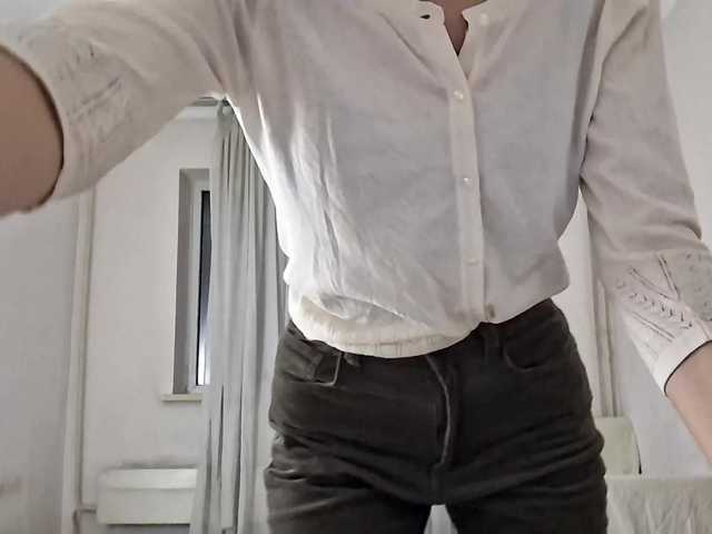 AraPfieffer live cam profile