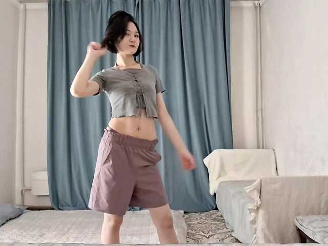 AraPfieffer's BongaCams show and profile