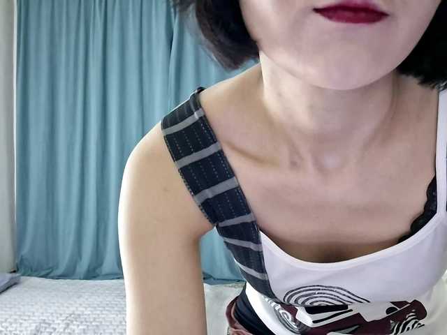 AraPfieffer's BongaCams show and profile