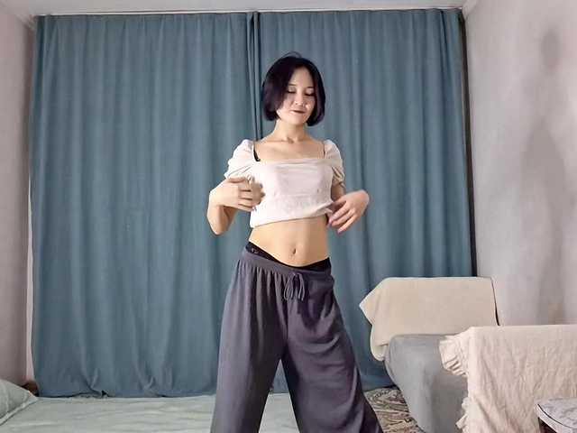 AraPfieffer's BongaCams show and profile