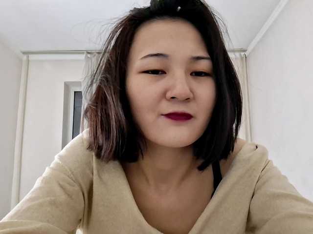 AraPfieffer's BongaCams show and profile
