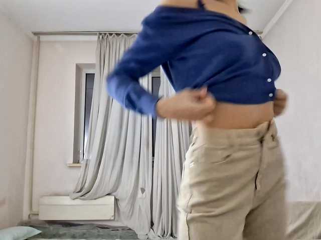 AraPfieffer's BongaCams show and profile