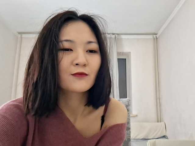 AraPfieffer's BongaCams show and profile