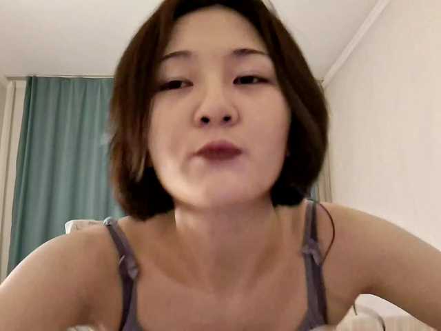 AraPfieffer's BongaCams show and profile