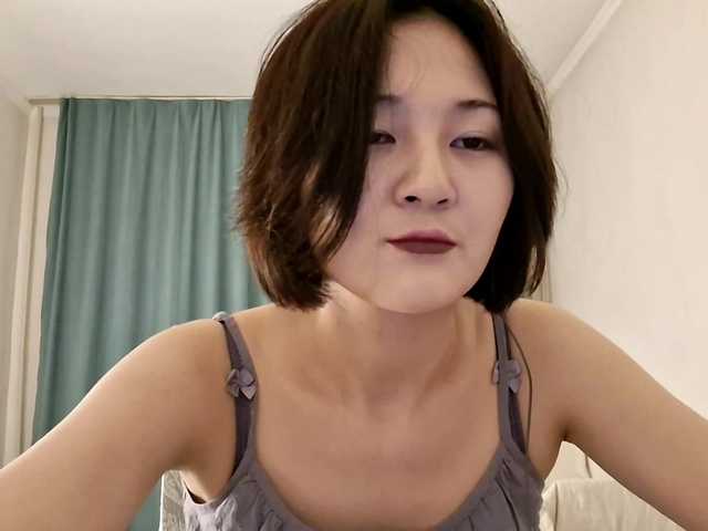 AraPfieffer's BongaCams show and profile