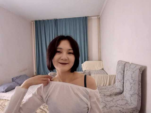 AraPfieffer's BongaCams show and profile
