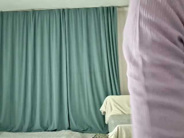 AraPfieffer's BongaCams show and profile