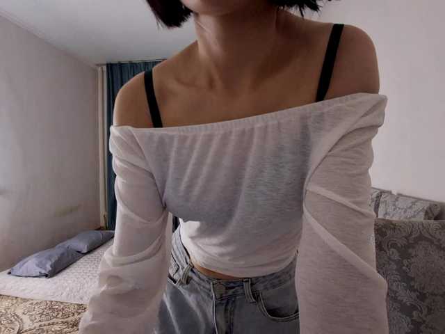 AraPfieffer's BongaCams show and profile