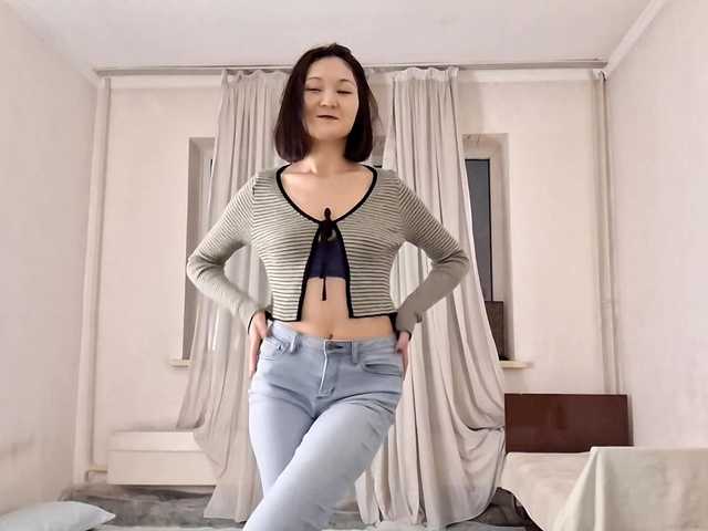 AraPfieffer's BongaCams show and profile