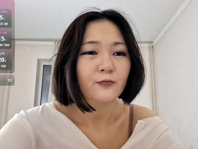 AraPfieffer's BongaCams show and profile