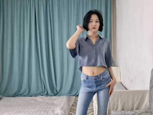 AraPfieffer's BongaCams show and profile