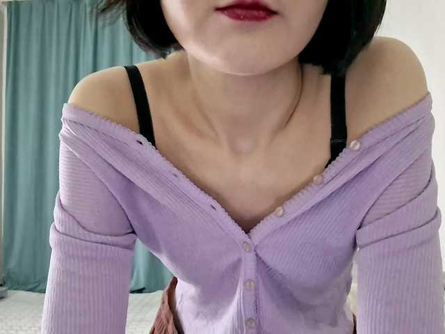 AraPfieffer's BongaCams show and profile