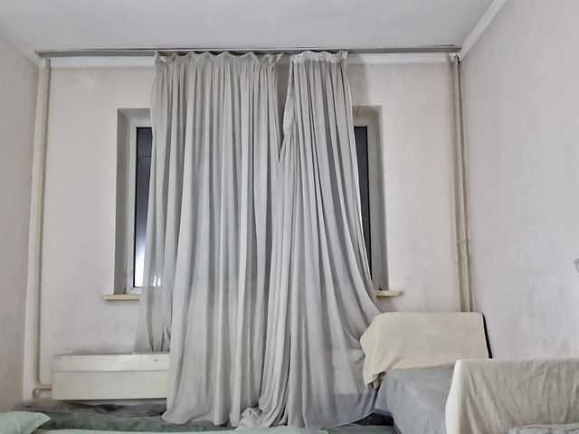 AraPfieffer's BongaCams show and profile