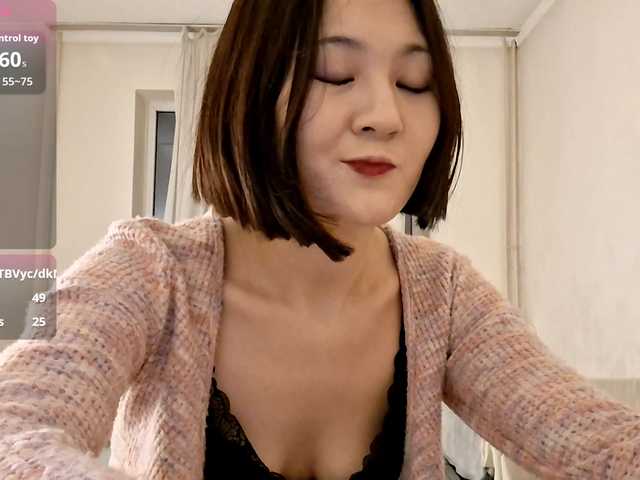 AraPfieffer's BongaCams show and profile